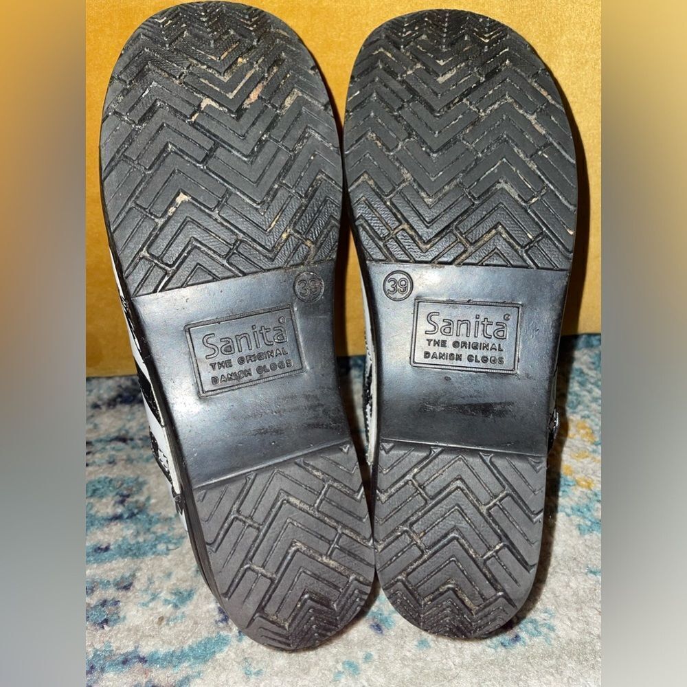 Sanita White & Black Leather Chef Utensil Print Slip On Comfort Work Clogs 38 - Picture 6 of 6
